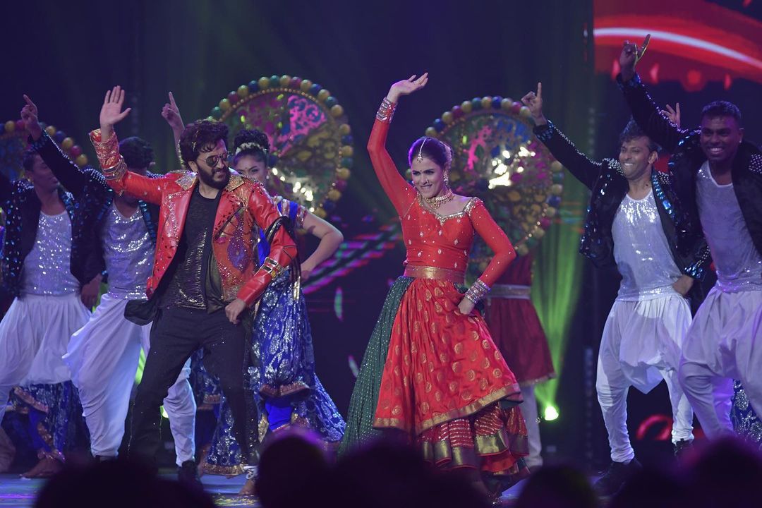 Riteish Deshmukh and Genelia D’Souza danced to Marathi songs. Riteish Deshmukh and Genelia D’Souza danced to Marathi songs.