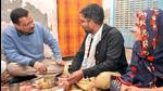 Delhi CM Arvind Kejriwal having dinner at the residence of autorickshaw driver Dilip Kumar in Ludhiana on Monday. Earlier, Punjab CM Charanjit Singh Channi had tea with autowallahs. (ANI) Delhi CM Arvind Kejriwal having dinner at the residence of autorickshaw driver Dilip Kumar in Ludhiana on Monday. Earlier, Punjab CM Charanjit Singh Channi had tea with autowallahs. (ANI)