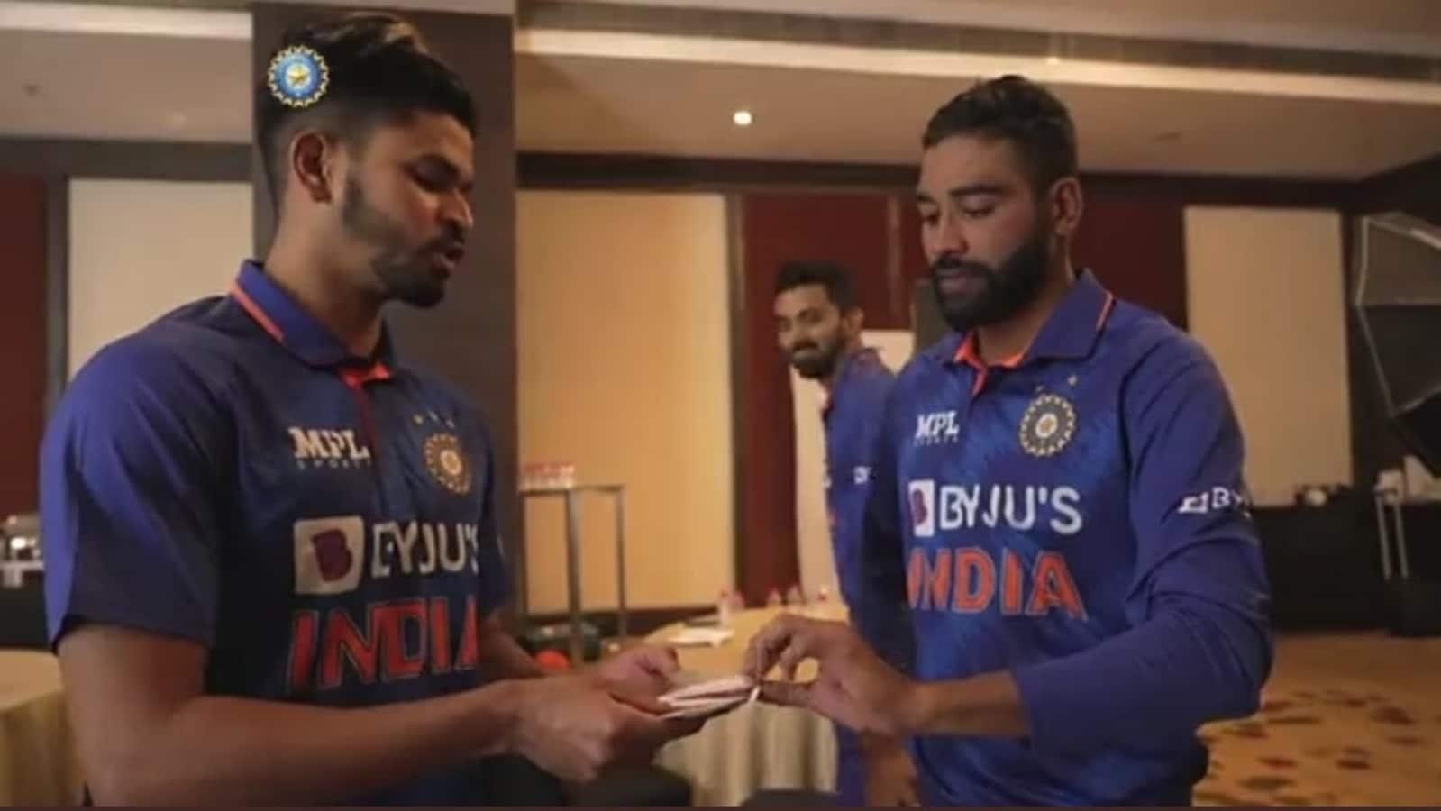 Magician Shreyas Iyer leaves Mohammed Siraj stunned with card trick, BCCI shares fun video - WATCH | Cricket - Hindustan Times