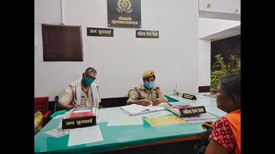 A woman cop at the women help desk set up in Khuldabad police station of Prayagraj. (HT file)