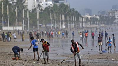 Brihanmumbai Municipal Corporation (BMC) will hire an external agency to conduct the Swachh survey and submit its findings to the civic body. Tenders for the process were recently floated by BMC. (HT FILE) Brihanmumbai Municipal Corporation (BMC) will hire an external agency to conduct the Swachh survey and submit its findings to the civic body. Tenders for the process were recently floated by BMC. (HT FILE)