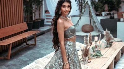 The pictures featured the diva donning a strapless two-tone silk corset bodice in silver colour that sported white embroidery. (Instagram/alannapanday) The pictures featured the diva donning a strapless two-tone silk corset bodice in silver colour that sported white embroidery. (Instagram/alannapanday)