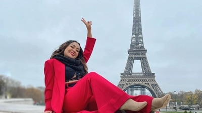 The weather in Paris is currently 6 degrees Celsius and cloudy but braving the cold in ‘the City of Love’ is Bollywood singing sensation Neha Kakkar who delayed winters single-handedly with her smoking hot look in a red outfit as she soaked in the love vibes and posed before the foggy Eiffel Tower. (Instagram/nehakakkar) The weather in Paris is currently 6 degrees Celsius and cloudy but braving the cold in ‘the City of Love’ is Bollywood singing sensation Neha Kakkar who delayed winters single-handedly with her smoking hot look in a red outfit as she soaked in the love vibes and posed before the foggy Eiffel Tower. (Instagram/nehakakkar)