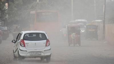 The New Delhi government has lifted a ban on construction work as air quality has improved marginally. (HT Photo)