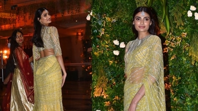 Athiya Shetty, who was last seen in Motichoor Chaknachoor attended Anushka Ranjan's sangeet ceremony wearing an embellished yellow saree. (File photo) Athiya Shetty, who was last seen in Motichoor Chaknachoor attended Anushka Ranjan's sangeet ceremony wearing an embellished yellow saree. (File photo)