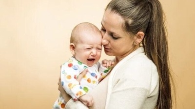 Recognise the signs why your baby may be crying. (Shutterstock)
