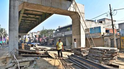 With the project blowing past its deadlines, many traders, primarily tenants, have relocated their businesses, while others are looking for a way out. (Gurpreet Singh/HT) With the project blowing past its deadlines, many traders, primarily tenants, have relocated their businesses, while others are looking for a way out. (Gurpreet Singh/HT)
