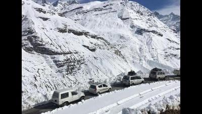 Rohtang Pass in Kullu district of Himachal Pradesh has been closed for tourists till April due to the frozen, slippery roads that have made driving risky. (HT file photo)