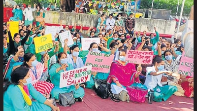 While inviting applications from terminated National Health Mission employees, the Chandigarh health department had clearly mentioned that the guidelines issued by the Central government for service conditions will be strictly followed. (HT File Photo/ Representational image) While inviting applications from terminated National Health Mission employees, the Chandigarh health department had clearly mentioned that the guidelines issued by the Central government for service conditions will be strictly followed. (HT File Photo/ Representational image)