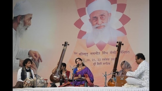Artistes performing during the ninth annual Sangeet Sammelan classical music festival in Ludhiana on Monday. (HT Photo)