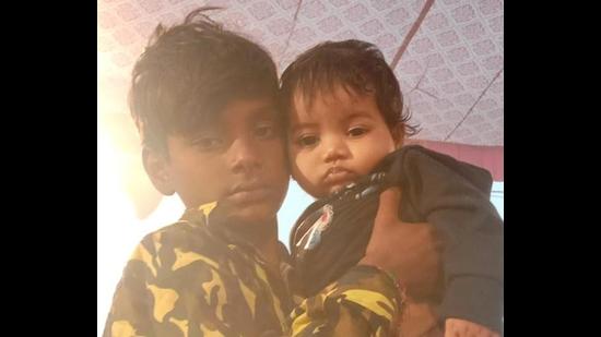 A car-borne woman and her male aide had kidnapped a ragpicker’s four-month-old son from the Grain Market near Jalandhar Bypass on Friday night. (HT File)