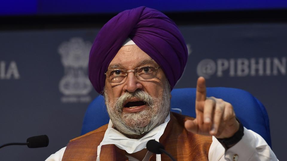 File photo of Union minister for petroleum and natural gas and housing and urban affairs Hardeep Singh Puri.&nbsp;(HT)