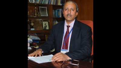 Dr Jagat Ram, who has performed more than one lakh eye operations in his career of about 42 years, had superannuated from the PGIMER on November 1. He will continue his services at the Grewal Eye Institute, Sector 9, Chandigarh. (HT File Photo)