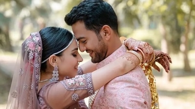 Simran loves to run marathons and is the founder and CEO of the company Butt Like An Apricot. (Instagram/Unmukt Chand)