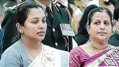 Colonel B Santosh Babu was on Tuesday posthumously awarded Maha Vir Chakra by President Ram Nath Kovind at Rashtrapati Bhavan. Babu’s widow, B Santoshi (left), and mother, B Manjula, received the award. (TV grab) Colonel B Santosh Babu was on Tuesday posthumously awarded Maha Vir Chakra by President Ram Nath Kovind at Rashtrapati Bhavan. Babu’s widow, B Santoshi (left), and mother, B Manjula, received the award. (TV grab)