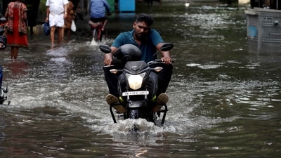 "Isolated heavy rainfall very likely over Tamil Nadu, Puducherry and Karaikal during next 5 days and over Kerala and Mahe on November 25 and 26. Isolated very heavy rainfall also very likely over Tamil Nadu, Puducherry and Karaikal on November 25 and 26," IMD added. (ANI)
