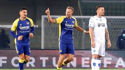 Verona's Antonin Barak, center, celebrates scoring during the Serie A soccer match between Hellas Verona and Empoli at the Marcantonio Bentegodi Stadium in Verona, Italy, Monday, Nov. 22, 2021. (Paola Garbuio/LaPresse via AP) (AP)