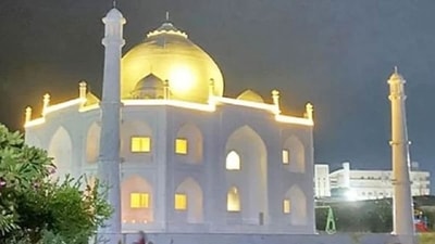 Just like the original Taj Mahal, the exterior of the house has been installed with a lot of lights to keep it glowing in the dark. This mini Taj Mahal has won the admiration of architects all over the country. (Twitter) Just like the original Taj Mahal, the exterior of the house has been installed with a lot of lights to keep it glowing in the dark. This mini Taj Mahal has won the admiration of architects all over the country. (Twitter)