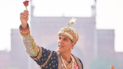 Sara Ali Khan had shared a picture of Akshay Kumar from Atrangi Re during their shoot in Agra. She had joked, “Because it can’t get more Atrangi than this. Not Shah Jahan- Mr Kumar it is.” Sara Ali Khan had shared a picture of Akshay Kumar from Atrangi Re during their shoot in Agra. She had joked, “Because it can’t get more Atrangi than this. Not Shah Jahan- Mr Kumar it is.”