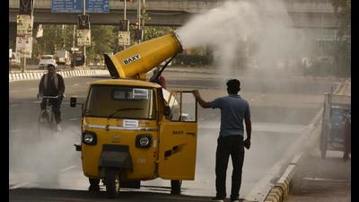 Experts said that the pollution level was likely to deteriorate from Wednesday. (Vipin Kumar/HT PHOTO) Experts said that the pollution level was likely to deteriorate from Wednesday. (Vipin Kumar/HT PHOTO)