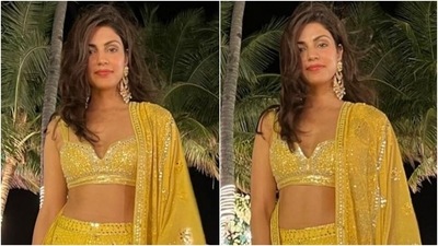 Rhea Chakraborty dresses up in yellow lehenga to look like a ray of sunshine, fan says you are already one Rhea Chakraborty dresses up in yellow lehenga to look like a ray of sunshine, fan says you are already one