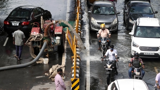 "A cyclonic circulation lies over Southeast Bay of Bengal and neighbourhood in lower tropospheric levels. It is very likely to move west-northwestwards towards Tamil Nadu coast during next 4-5 days," said IMD in an official statement.(ANI)
