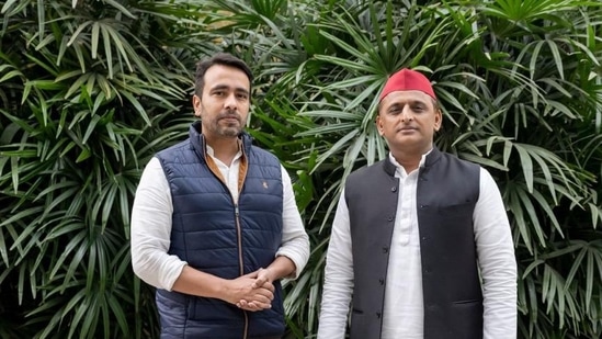 Akhilesh Yadav and Jayant Chaudhary met on Tuesday sparking speculations that their respective outfits may contest the 2022 UP elections together.&nbsp;(Twitter/@jayantrld)
