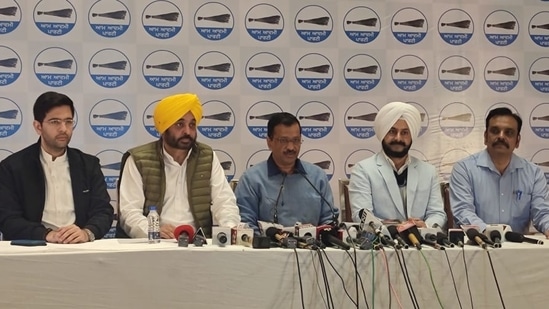 AAP chief Arvind Kejriwal addressing a press conference in Amritsar on Tuesday.(HT Photo/Sameer Sehgal) AAP chief Arvind Kejriwal addressing a press conference in Amritsar on Tuesday.(HT Photo/Sameer Sehgal)