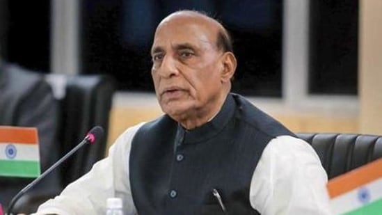 The defence ministry on Tuesday gave its final clearance to the proposed deal. In picture - Union defence minister Rajnath Singh.(PTI File Photo)