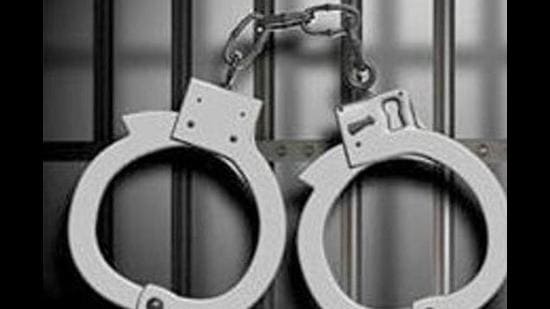 The Chandigarh Police while opposing the bail plea of former journalist Sanjeev Mahajan in the property grab case, told the court that Mahajan “inspite of being behind bars is threatening the prime witness” in the murder case registered in September 2019. (HT Photo) The Chandigarh Police while opposing the bail plea of former journalist Sanjeev Mahajan in the property grab case, told the court that Mahajan “inspite of being behind bars is threatening the prime witness” in the murder case registered in September 2019. (HT Photo)