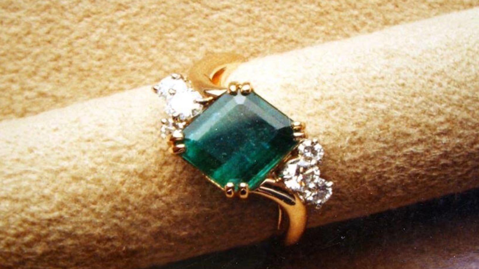 How to energize emerald gemstone?