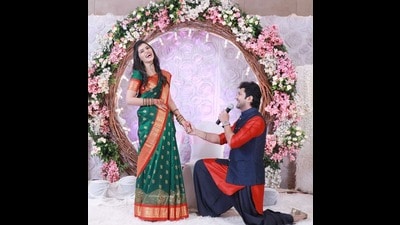 Aniket Vishwasrao with wife Sneha Chavan Aniket Vishwasrao with wife Sneha Chavan