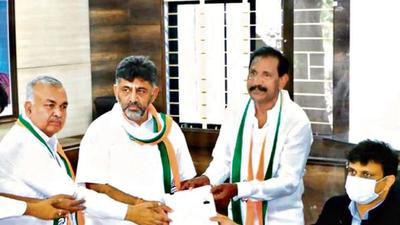 Yusuf Shariff has declared assets worth around ₹1,743 crore that makes him the richest legislator in Karnataka, if not in the country. (HT Photo) Yusuf Shariff has declared assets worth around ₹1,743 crore that makes him the richest legislator in Karnataka, if not in the country. (HT Photo)