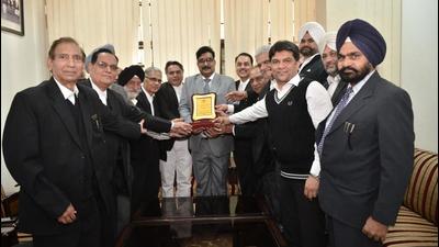 The CAT Bar Association felicitating Minderjeet Yadav, chairman, Bar Council of Punjab and Haryana, in Chandigarh. (HT Photo) The CAT Bar Association felicitating Minderjeet Yadav, chairman, Bar Council of Punjab and Haryana, in Chandigarh. (HT Photo)