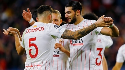 Sevilla beats Wolfsburg to stay alive in Champions League (REUTERS)