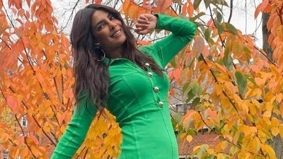 Priyanka Chopra wore this green bodycon dress to promote The Matrix Resurrections, it costs ₹50k Priyanka Chopra wore this green bodycon dress to promote The Matrix Resurrections, it costs ₹50k