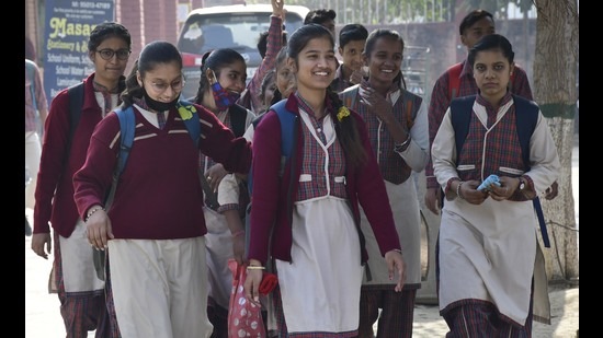 Due to the delay in receiving textbooks, many students of government schools in Ludhiana were forced to purchase subject guides days ahead of their final PSEB board exams. (Harsimar Pal Singh/HT)