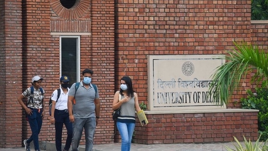 DU PG Admission 2021: First merit list fee payment window to close today DU PG Admission 2021: First merit list fee payment window to close today