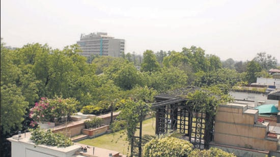 Residential area of Sundar Nagar in New Delhi. Several plot owners and residents of Sundar Nagar, Golf Links, Bengali Market, and Panchsheel Marg, who want to reconstruct or make alterations to existing buildings, approached the high court earlier this year seeking a direction to the Ministry of Housing and Urban Affairs (MoHUA) to implement the recommendations made by DUAC in 2019. (Representational image/HT Archive)