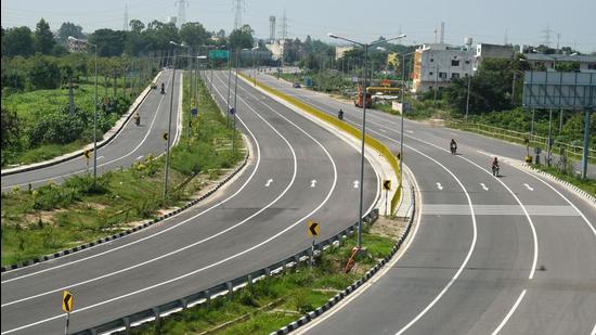 Pune Municipal Corporation (PMC) has diverted Rs60 crore reserved for the High-Capacity Mass Transit Route (HCMTR) projects to the forward development funds of elected members. (PTI FILE (PIC FOR REPRESENTATION))