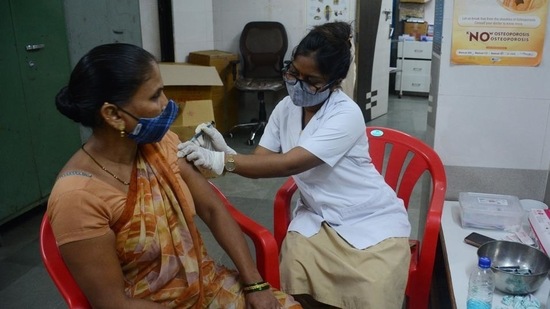 The Madhya Pradesh government has set a deadline to administer Covid-19 vaccine shots to all the eligible adults by December-end.(Representative Photo/HT)