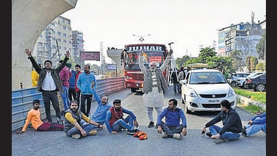 The protesters also issued a two-day ultimatum to the Ludhiana police, and threatened to intensify the stir, if the miscreants responsible for killing of bovines were not arrested in the stipulated period. (Gurpreet Singh/HT) The protesters also issued a two-day ultimatum to the Ludhiana police, and threatened to intensify the stir, if the miscreants responsible for killing of bovines were not arrested in the stipulated period. (Gurpreet Singh/HT)