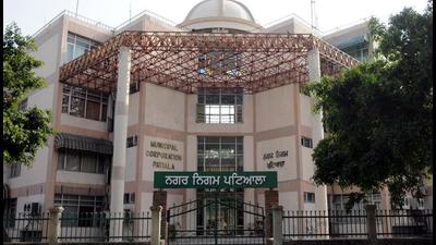 In a major development in Royal City politics in Punjab, the Patiala mayor was suspended after the majority of councillors voted against him. (HT Photo) In a major development in Royal City politics in Punjab, the Patiala mayor was suspended after the majority of councillors voted against him. (HT Photo)