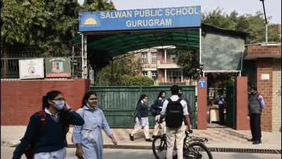 The Supreme Court had ordered for the shutting of schools after pollution levels spiked to ‘severe’ levels. (Vipin Kumar/HT PHOTO) The Supreme Court had ordered for the shutting of schools after pollution levels spiked to ‘severe’ levels. (Vipin Kumar/HT PHOTO)