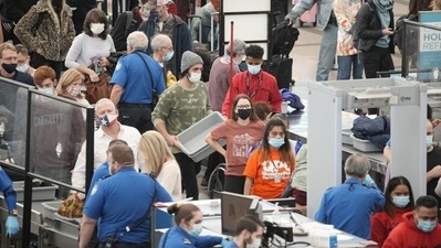 More than 2.2 million travelers streamed through airport checkpoints last Friday, the busiest day since the pandemic devastated travel early last year. (AP Photo/David Zalubowski) More than 2.2 million travelers streamed through airport checkpoints last Friday, the busiest day since the pandemic devastated travel early last year. (AP Photo/David Zalubowski)