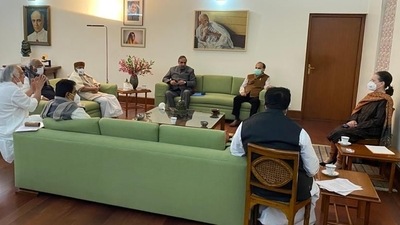 Several senior Congress leaders attended the meeting held at Sonia Gandhi's residence on Thursday. Several senior Congress leaders attended the meeting held at Sonia Gandhi's residence on Thursday. 
