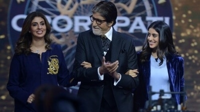 Amitabh Bachchan welcomed his daughter Shweta Bachchan and granddaughter Navya Naveli Nanda on Kaun Banega Crorepati 13. Amitabh Bachchan welcomed his daughter Shweta Bachchan and granddaughter Navya Naveli Nanda on Kaun Banega Crorepati 13.
