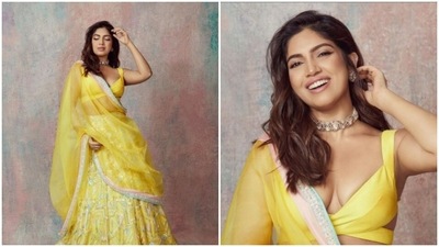 Bhumi Pednekar's wardrobe is goals for us. And if that was not enough, she dressed up in a Manish Malhotra ensemble and stole our hearts, yet again. The big fat wedding of Anushka Ranjan and Aditya Seal took place a few days back which was star-studded with all the celebrities from the tinsel town. Bhumi Pednekar, on Wednesday, looked back at her OOTD at their wedding and shared a slew of pictures on her Instagram profile. (Instagram/@bhumipednekar) Bhumi Pednekar's wardrobe is goals for us. And if that was not enough, she dressed up in a Manish Malhotra ensemble and stole our hearts, yet again. The big fat wedding of Anushka Ranjan and Aditya Seal took place a few days back which was star-studded with all the celebrities from the tinsel town. Bhumi Pednekar, on Wednesday, looked back at her OOTD at their wedding and shared a slew of pictures on her Instagram profile. (Instagram/@bhumipednekar)