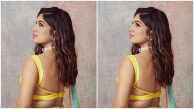 Styled by Pranita Shetty, Bhumi left her shoulder-length tresses open in wavy curls. (Instagram/@bhumipednekar) Styled by Pranita Shetty, Bhumi left her shoulder-length tresses open in wavy curls. (Instagram/@bhumipednekar)