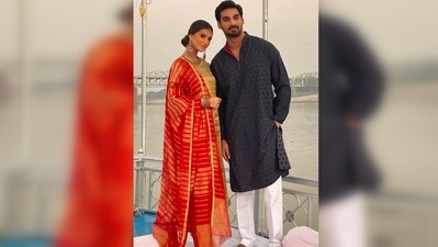 Tara Sutaria teamed her gold linen zari salwar set with a red and golden dupatta. (Instagram/@spacemuffin27) Tara Sutaria teamed her gold linen zari salwar set with a red and golden dupatta. (Instagram/@spacemuffin27)